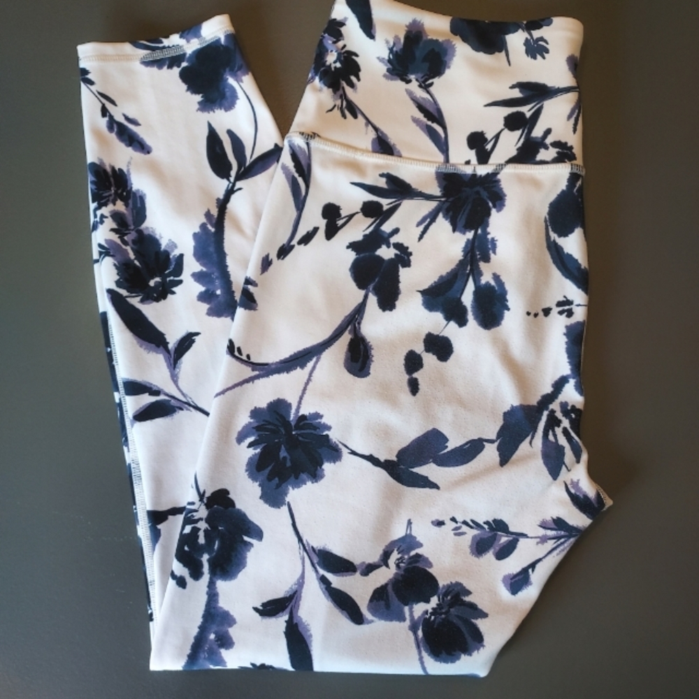 Athleta White Elation Water Flower Leggings Floral Print Blue Size Medium - Picture 2 of 6